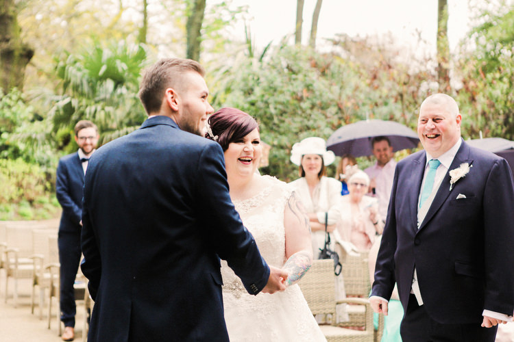 Rustic Secret Garden Wedding http://helenrussellphotography.co.uk/