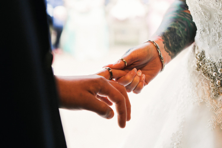 Rustic Secret Garden Wedding http://helenrussellphotography.co.uk/