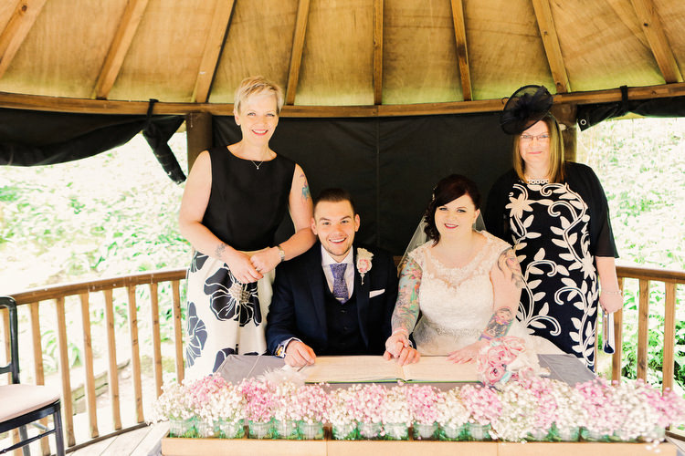 Rustic Secret Garden Wedding http://helenrussellphotography.co.uk/