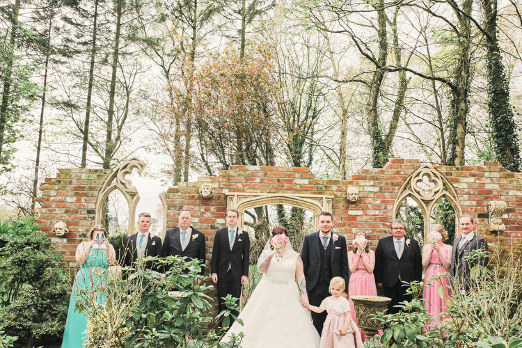Rustic Secret Garden Wedding http://helenrussellphotography.co.uk/