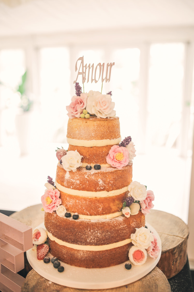 Naked Cake Sponge Layer Flowers Rustic Secret Garden Wedding http://helenrussellphotography.co.uk/