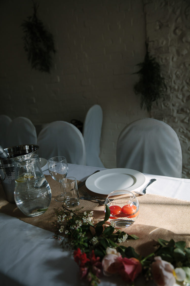 Intimate Simple Country Barn Wedding http://joannabrownphotography.com/