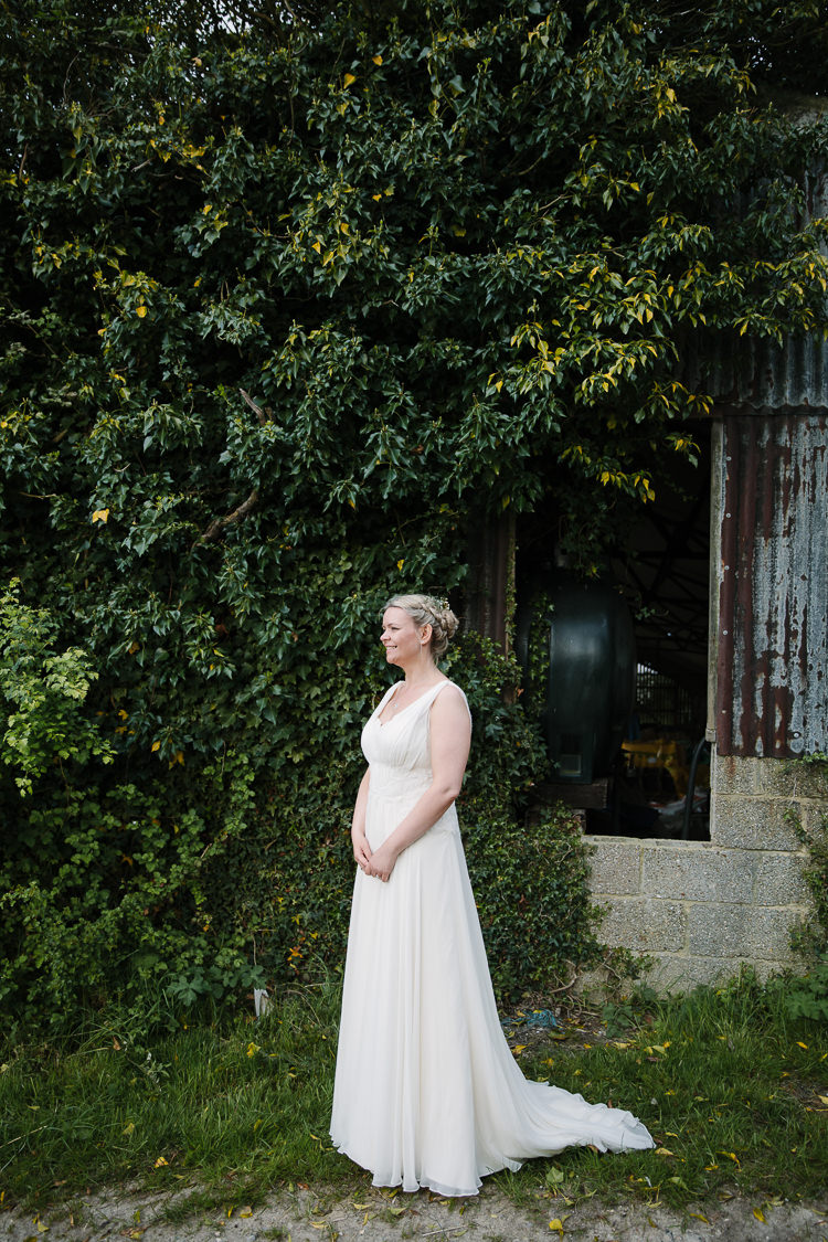 Intimate Simple Country Barn Wedding http://joannabrownphotography.com/