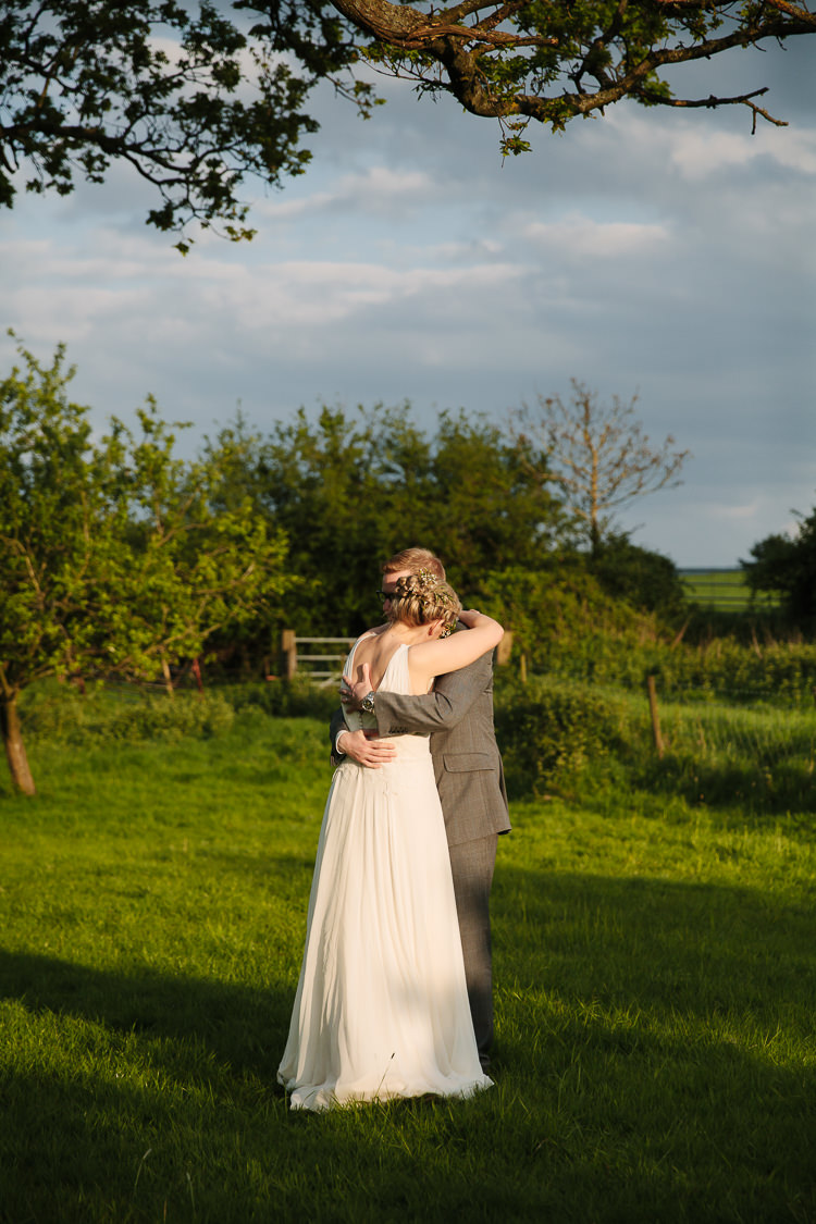 Intimate Simple Country Barn Wedding http://joannabrownphotography.com/