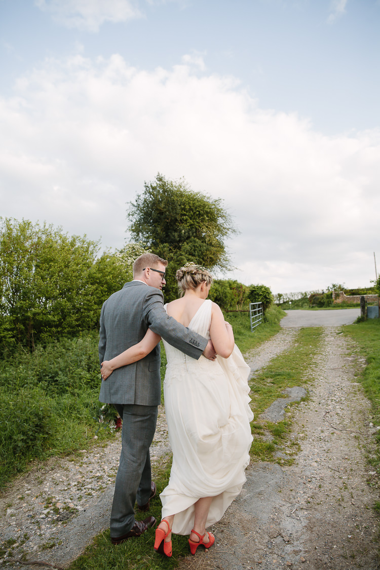 Intimate Simple Country Barn Wedding http://joannabrownphotography.com/