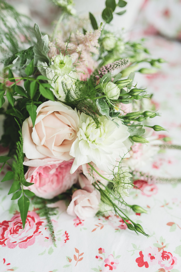 Rose Dahlia Bouquet Flowers Bride Bridal Pretty Pink Floral Garden Wedding https://www.georgimabee.com/