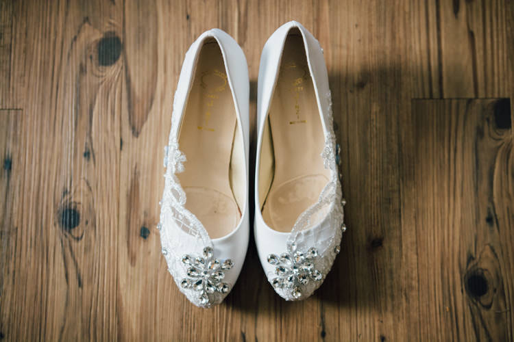 Home Made Rustic Barn Wedding http://www.sarahfleetphotography.com/