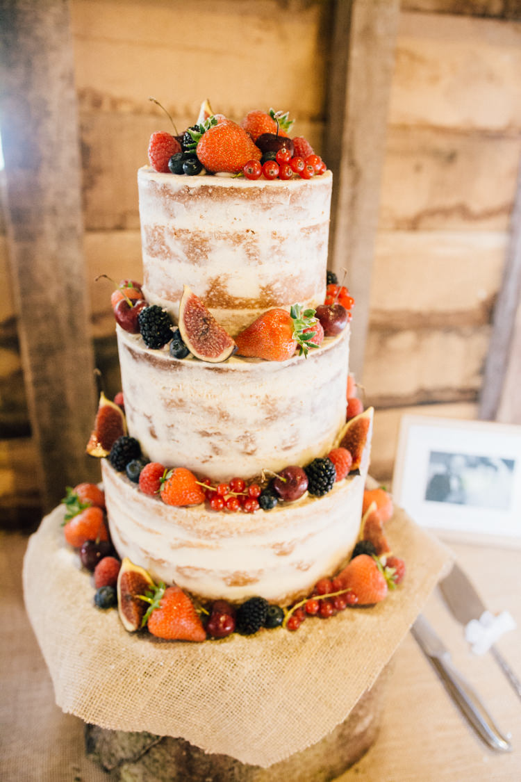 Naked Cake Sponge Layer Fruit Log Hessian Burlap Home Made Rustic Barn Wedding http://www.sarahfleetphotography.com/
