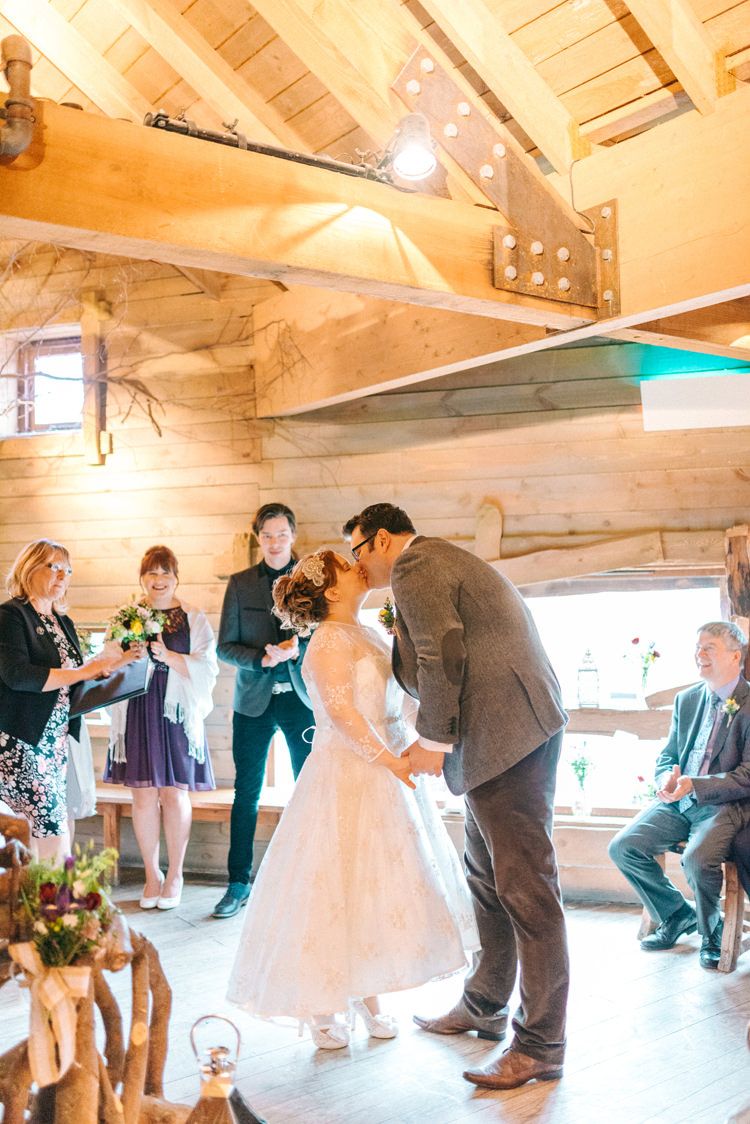 Magical Spring Treehouse Wedding http://sarahjaneethan.co.uk/