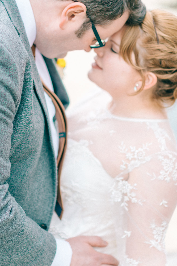 Magical Spring Treehouse Wedding http://sarahjaneethan.co.uk/