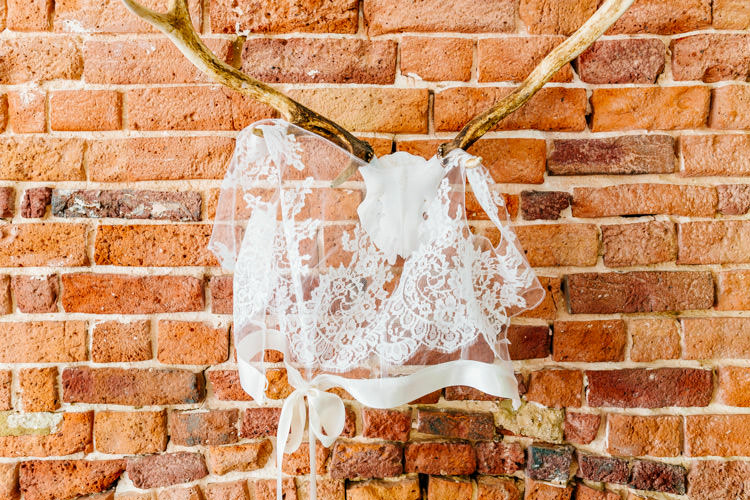 Fresh Relaxed Romantic Pink Green Pub Wedding http://www.els-photography.com/