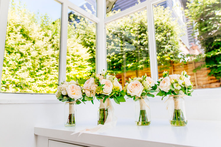 Fresh Relaxed Romantic Pink Green Pub Wedding http://www.els-photography.com/