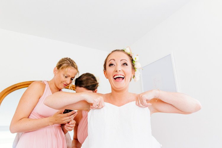 Fresh Relaxed Romantic Pink Green Pub Wedding http://www.els-photography.com/