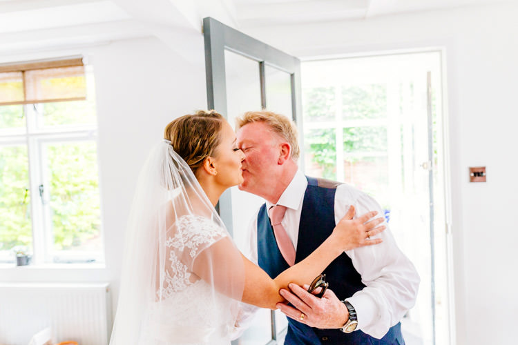 Fresh Relaxed Romantic Pink Green Pub Wedding http://www.els-photography.com/