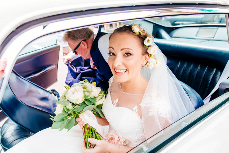 Flowers Hair Bride Bridal Fresh Relaxed Romantic Pink Green Pub Wedding http://www.els-photography.com/