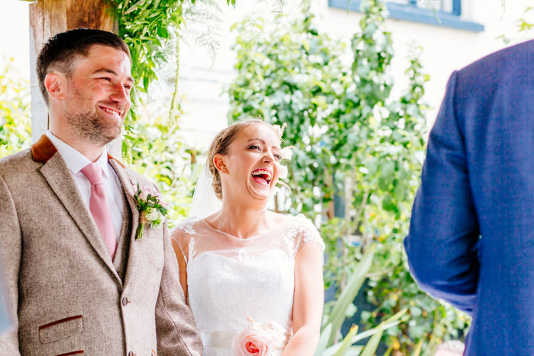 Fresh Relaxed Romantic Pink Green Pub Wedding http://www.els-photography.com/