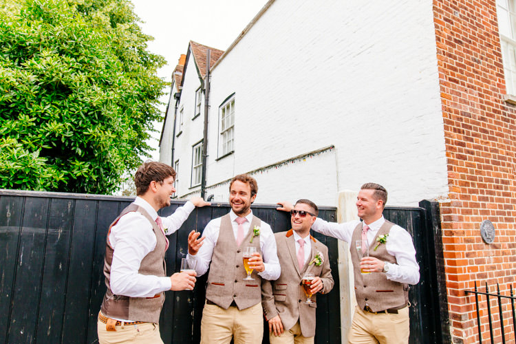 Fresh Relaxed Romantic Pink Green Pub Wedding http://www.els-photography.com/