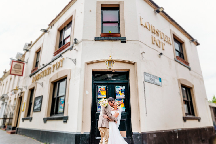 Fresh Relaxed Romantic Pink Green Pub Wedding http://www.els-photography.com/