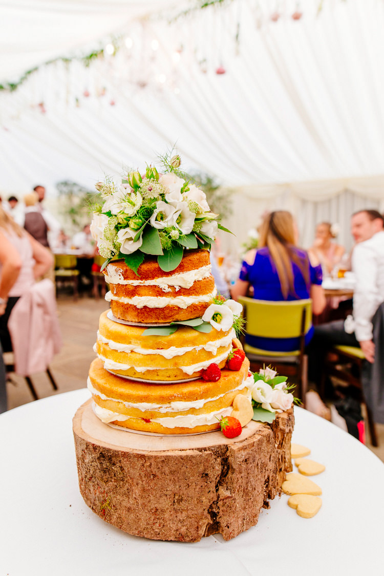 Naked Cake Layer Sponge Fruit Cream Log Stand Fresh Relaxed Romantic Pink Green Pub Wedding http://www.els-photography.com/