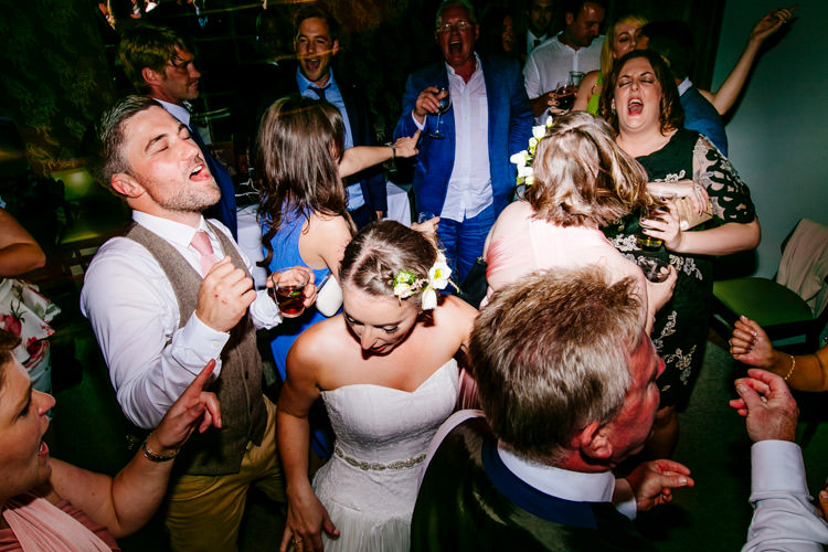 Fresh Relaxed Romantic Pink Green Pub Wedding http://www.els-photography.com/