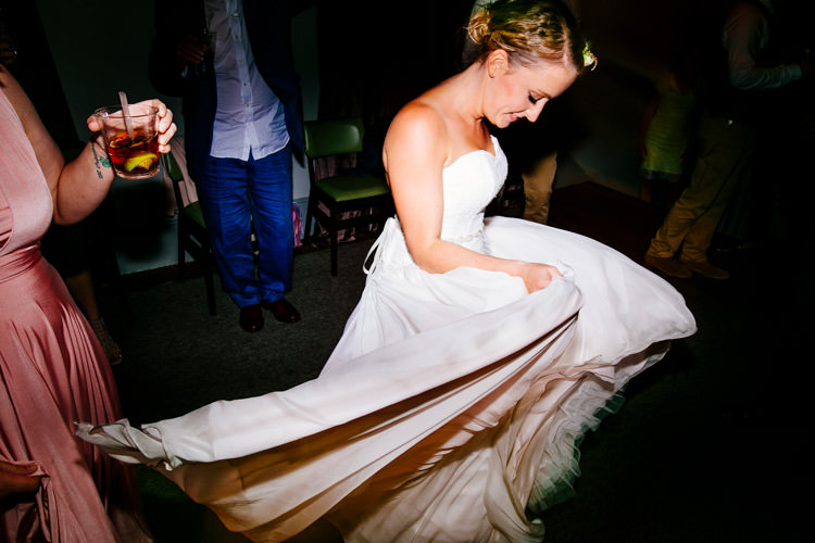 Fresh Relaxed Romantic Pink Green Pub Wedding http://www.els-photography.com/