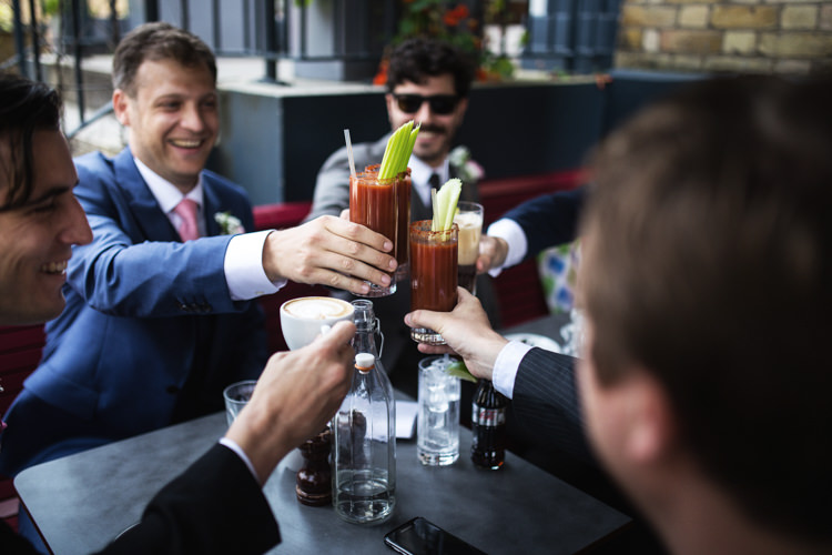 Mismatched London Pub Wedding http://www.olliverphotography.com/