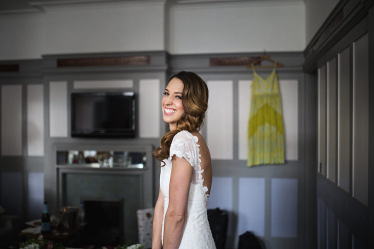 Mismatched London Pub Wedding http://www.olliverphotography.com/