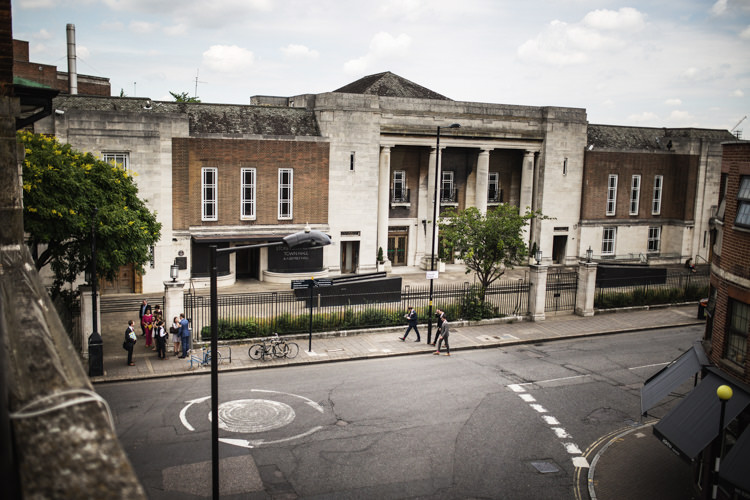 Mismatched London Pub Wedding http://www.olliverphotography.com/