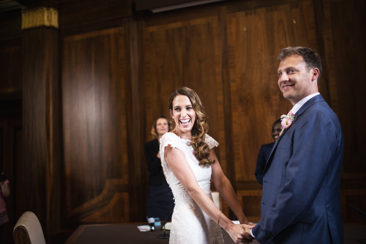 Mismatched London Pub Wedding http://www.olliverphotography.com/