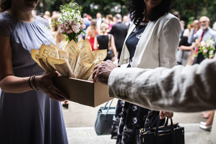 Mismatched London Pub Wedding http://www.olliverphotography.com/