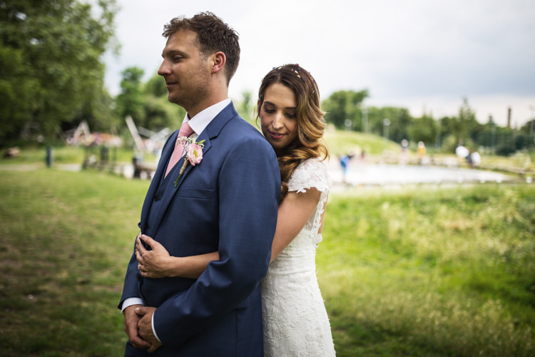 Mismatched London Pub Wedding http://www.olliverphotography.com/