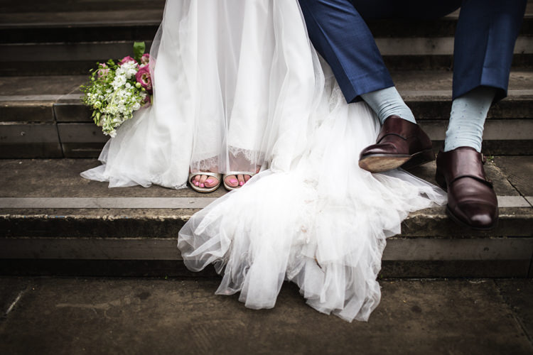 Mismatched London Pub Wedding http://www.olliverphotography.com/