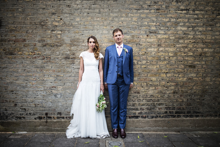 Mismatched London Pub Wedding http://www.olliverphotography.com/