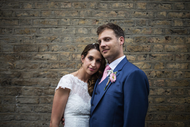 Mismatched London Pub Wedding http://www.olliverphotography.com/
