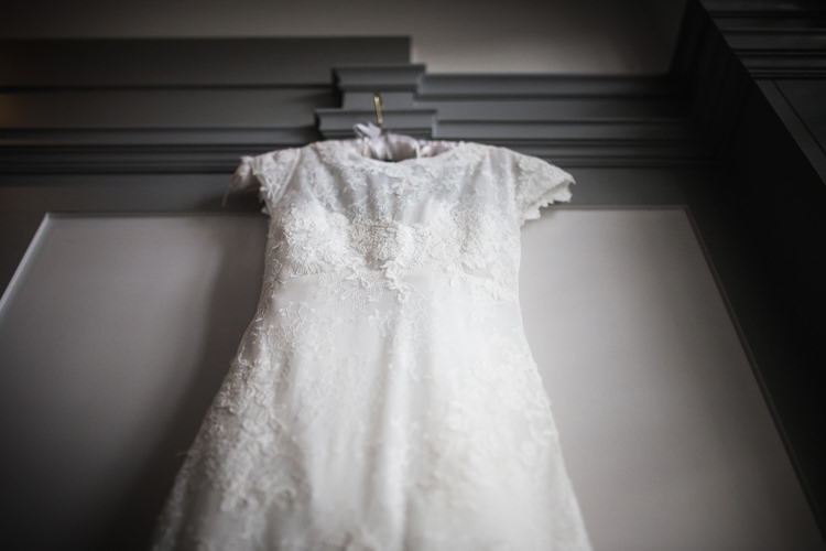Mismatched London Pub Wedding http://www.olliverphotography.com/
