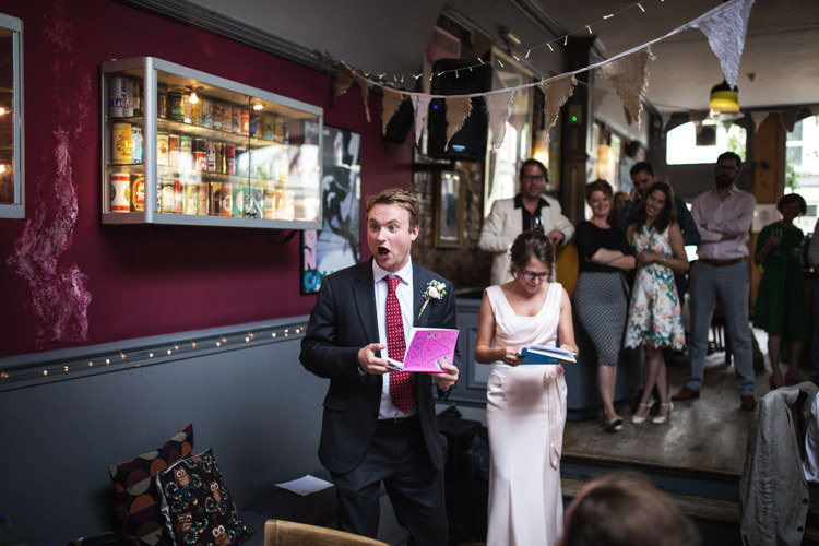 Mismatched London Pub Wedding http://www.olliverphotography.com/