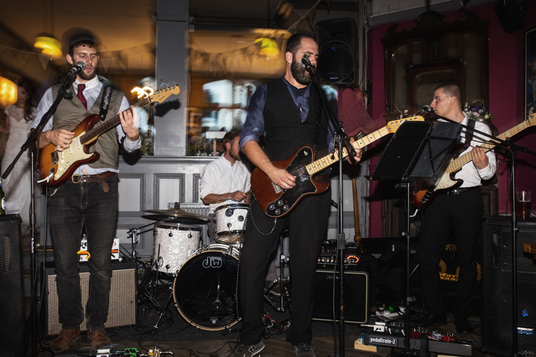 Mismatched London Pub Wedding http://www.olliverphotography.com/
