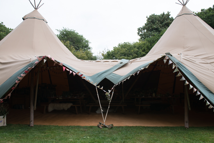Rustic Outdoor Rural Tipi Wedding http://emmastonerweddings.com/