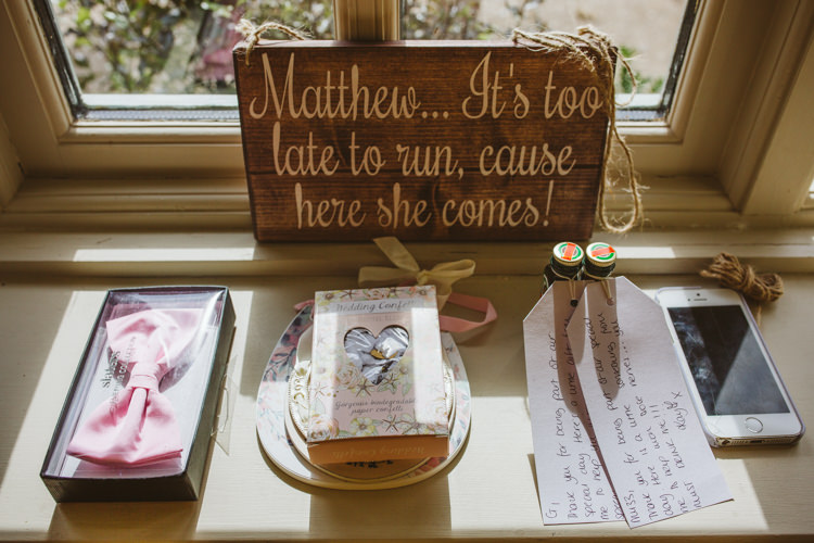 Pretty Festival Barn Countryside Wedding http://www.claretamim.co.uk/