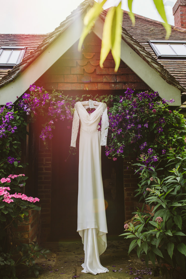 Pretty Festival Barn Countryside Wedding http://www.claretamim.co.uk/