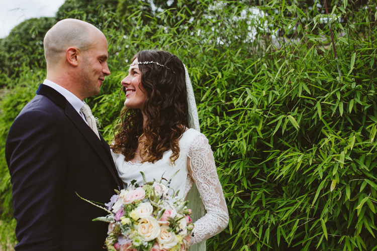 Pretty Festival Barn Countryside Wedding http://www.claretamim.co.uk/