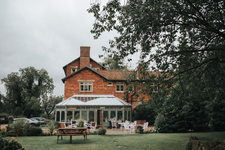 Floral Autumn Country House Wedding http://pearbearphotography.com/