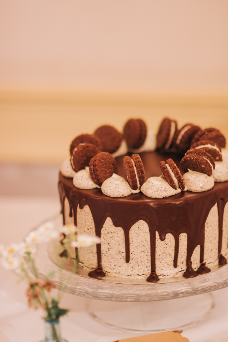 Chocolate Drip Cake Oreo Floral Autumn Country House Wedding http://pearbearphotography.com/