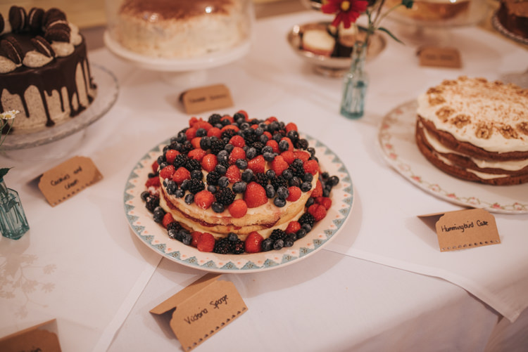 Floral Autumn Country House Wedding http://pearbearphotography.com/