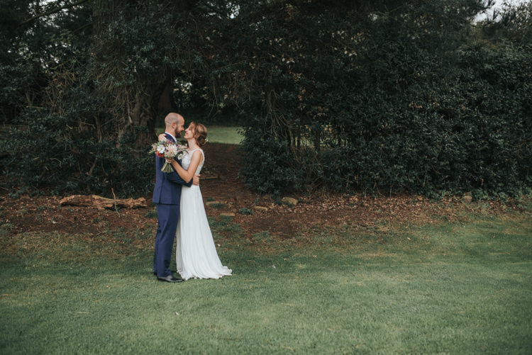 Floral Autumn Country House Wedding http://pearbearphotography.com/