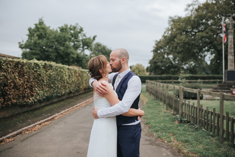 Floral Autumn Country House Wedding http://pearbearphotography.com/