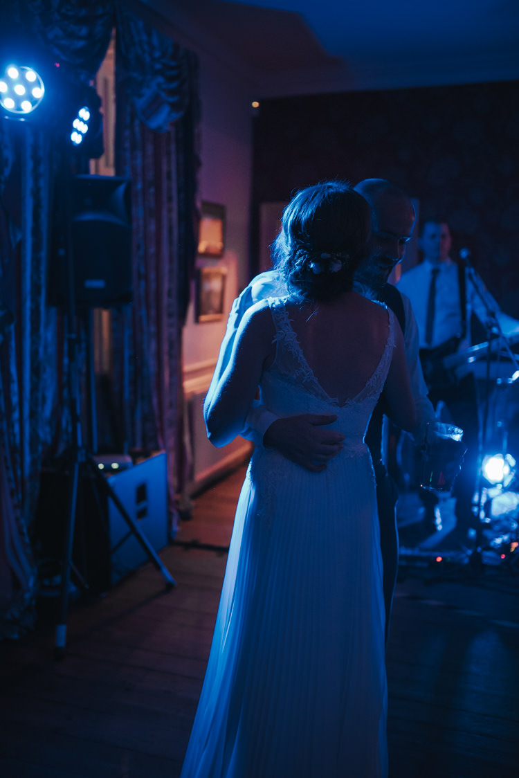 Floral Autumn Country House Wedding http://pearbearphotography.com/