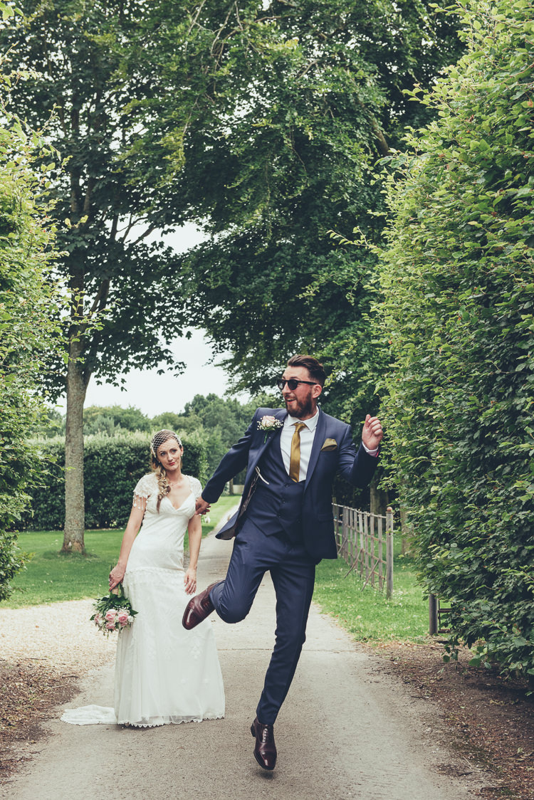 Bespoke Rustic Homespun Wedding http://lisahowardphotography.co.uk/