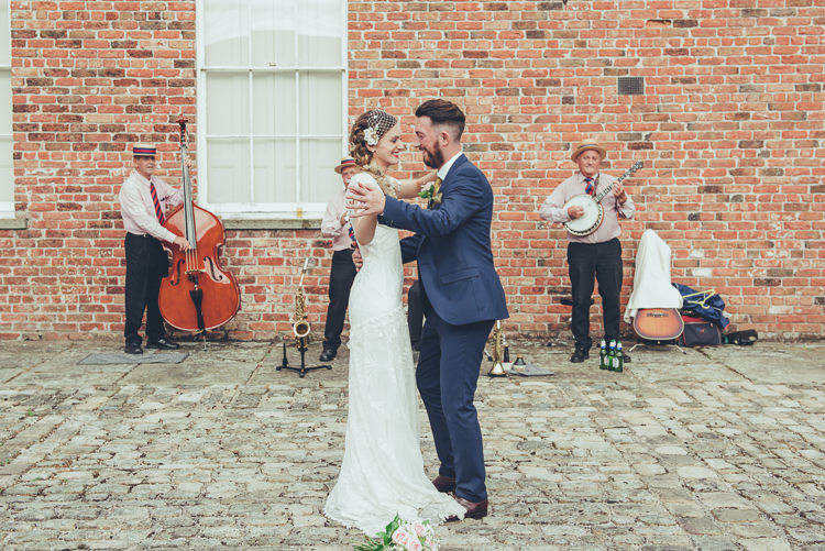 Bespoke Rustic Homespun Wedding http://lisahowardphotography.co.uk/