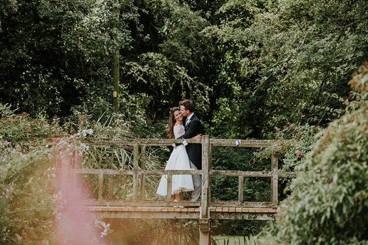 Beautiful Classic English Countryside Wedding http://jenmarino.com/